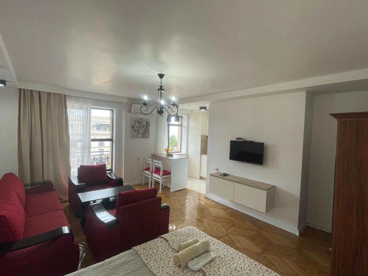 Apartment 2 Minutes From The Sea Batumi Exterior photo